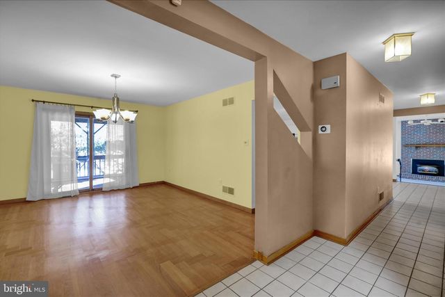 16 SCOTLAND DR, Reading, PA 19606