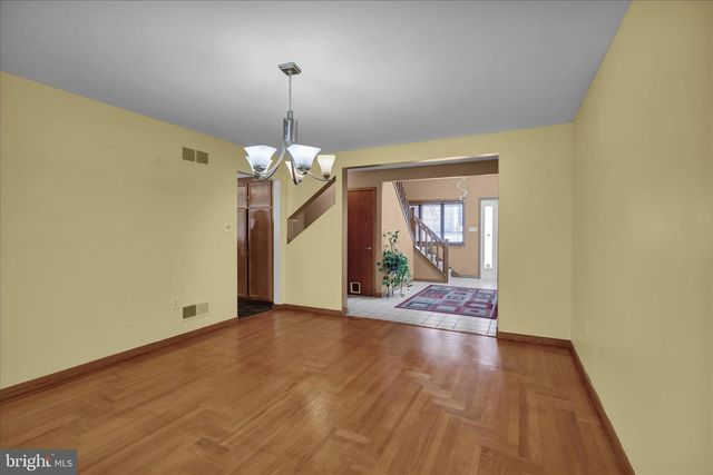 16 SCOTLAND DR, Reading, PA 19606