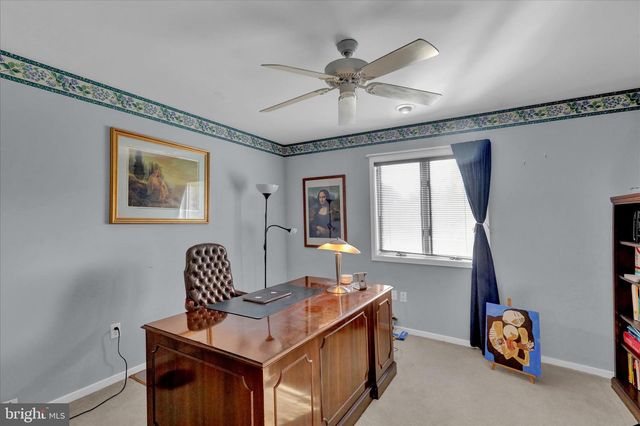 16 SCOTLAND DR, Reading, PA 19606