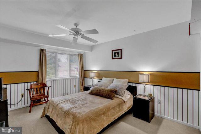 16 SCOTLAND DR, Reading, PA 19606