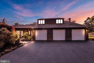 16 SCOTLAND DR, Reading, PA 19606