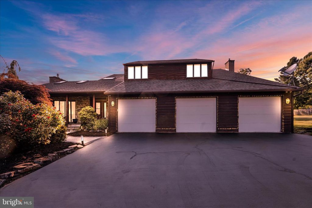 16 SCOTLAND DR, Reading, PA 19606