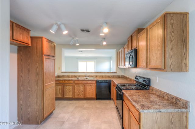 27976 N GOLD Lane, San Tan Valley, AZ 85143