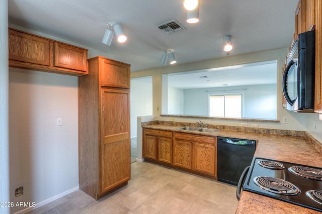 27976 N GOLD Lane, San Tan Valley, AZ 85143