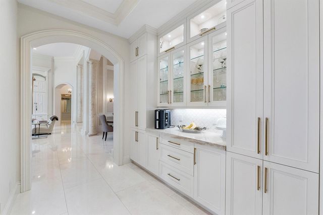 366 Sweet Bay Avenue, Plantation, FL 33324