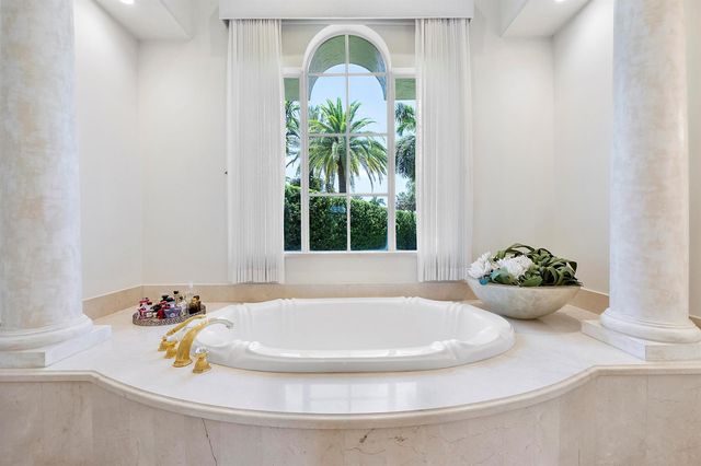 366 Sweet Bay Avenue, Plantation, FL 33324