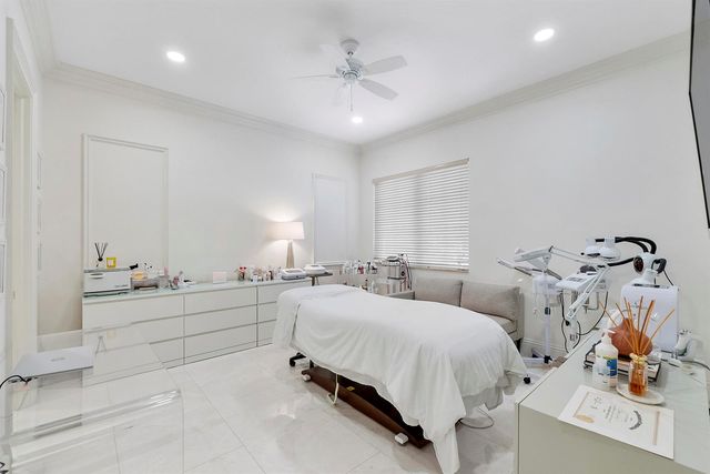 366 Sweet Bay Avenue, Plantation, FL 33324
