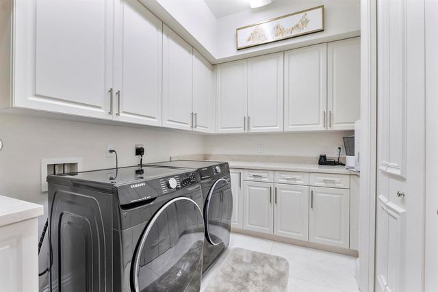 366 Sweet Bay Avenue, Plantation, FL 33324
