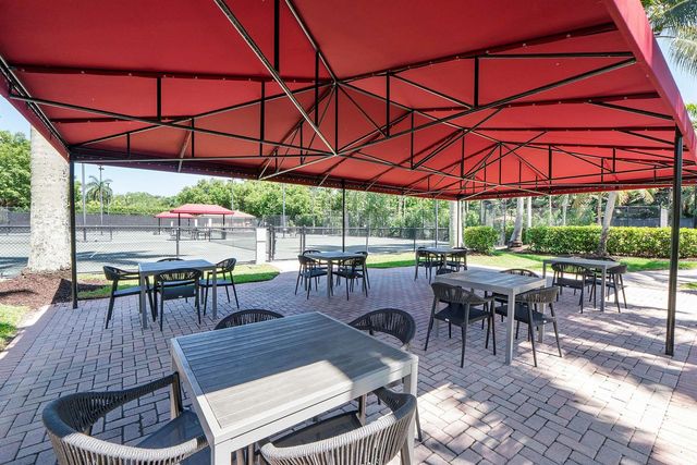 366 Sweet Bay Avenue, Plantation, FL 33324