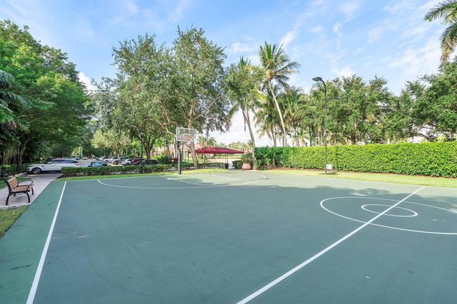 366 Sweet Bay Avenue, Plantation, FL 33324