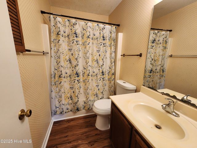 106 Wedgewood Drive, Jacksonville, NC 28546