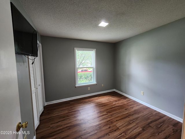 106 Wedgewood Drive, Jacksonville, NC 28546