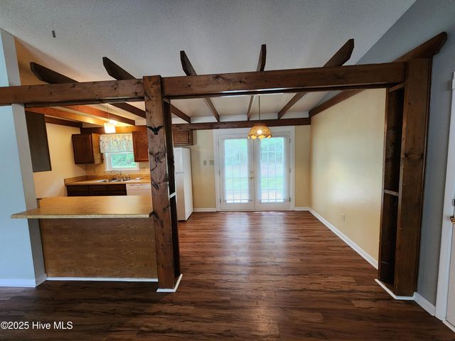 106 Wedgewood Drive, Jacksonville, NC 28546