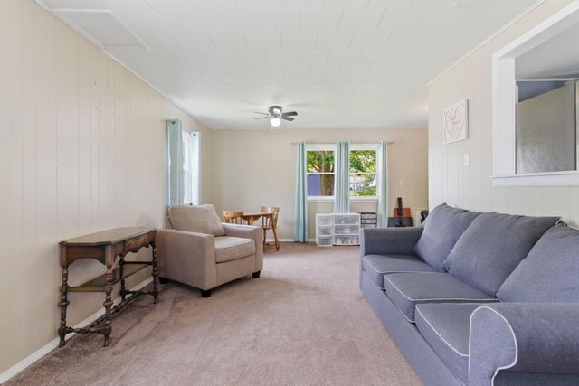 131 N 18th Street, Chesterton, IN 46304