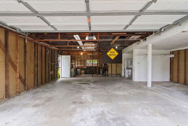 131 N 18th Street, Chesterton, IN 46304
