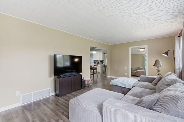 131 N 18th Street, Chesterton, IN 46304