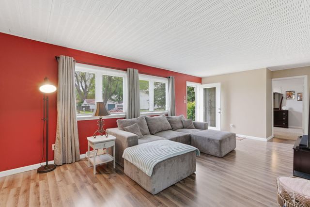 131 N 18th Street, Chesterton, IN 46304
