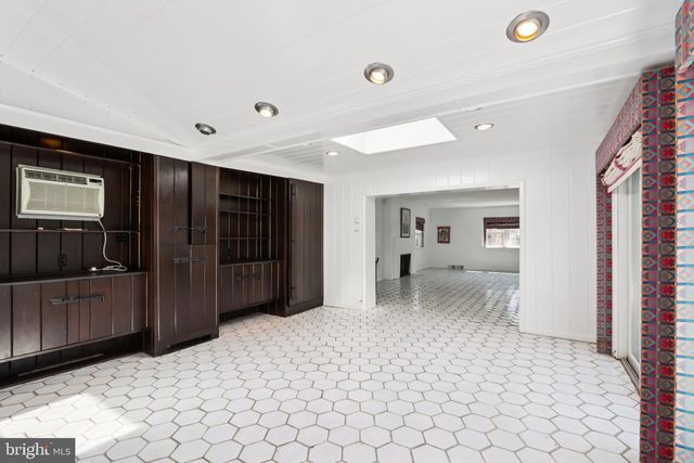 605 ARBUTUS ST, Philadelphia, PA 19119