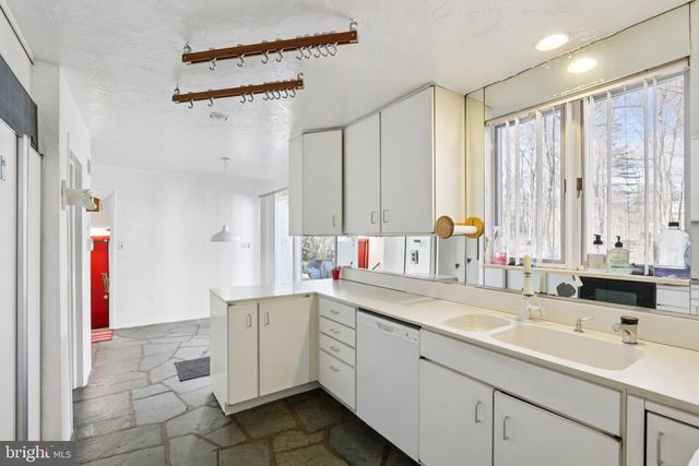 605 ARBUTUS ST, Philadelphia, PA 19119