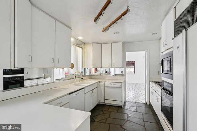 605 ARBUTUS ST, Philadelphia, PA 19119