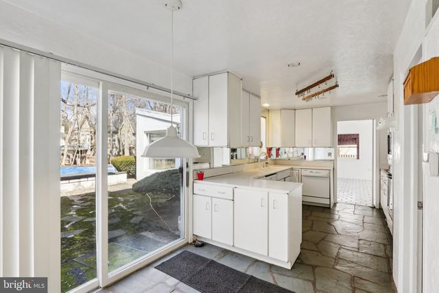 605 ARBUTUS ST, Philadelphia, PA 19119