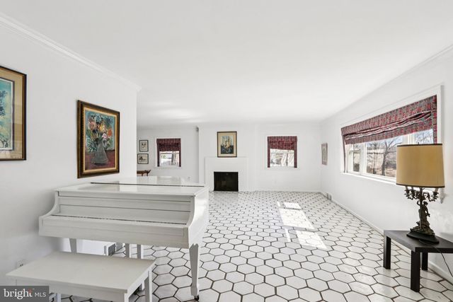 605 ARBUTUS ST, Philadelphia, PA 19119