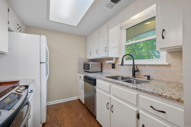 1134 Twin Points Road, Hot Springs, AR 71913