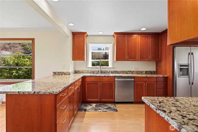 6901 40th Avenue SW, Seattle, WA 98136