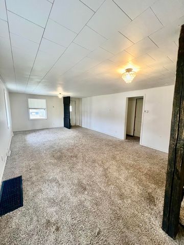 1612 S Jefferson Street, Ava, MO 65608