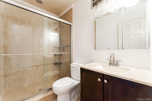 14 Florence 25B, Freeport, NY 11520