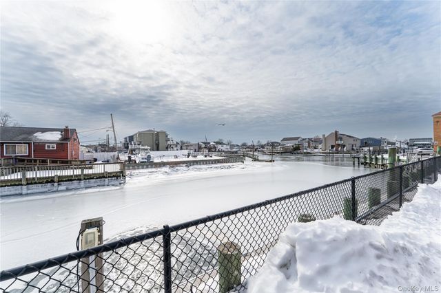 14 Florence 25B, Freeport, NY 11520