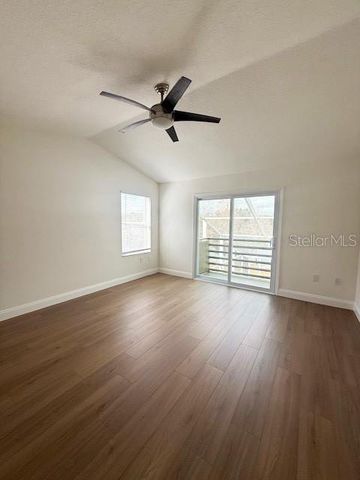 2207 GREEN OAKS LANE, Tampa, FL 33612