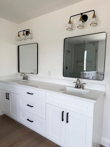 2207 GREEN OAKS LANE, Tampa, FL 33612