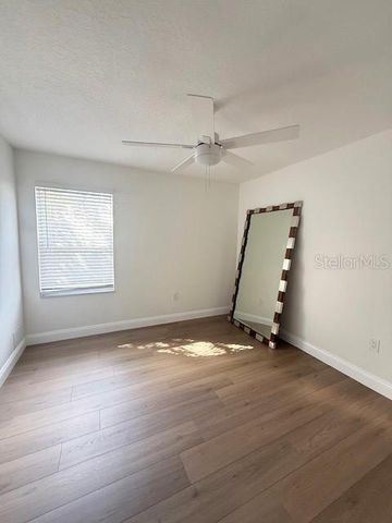 2207 GREEN OAKS LANE, Tampa, FL 33612