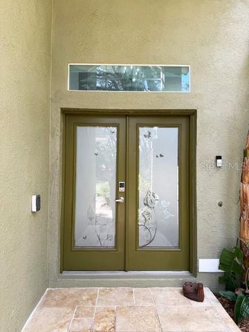 2207 GREEN OAKS LANE, Tampa, FL 33612