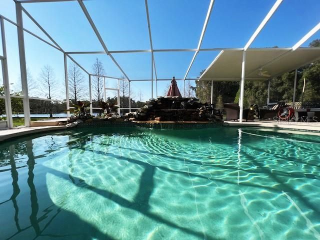 2207 GREEN OAKS LANE, Tampa, FL 33612