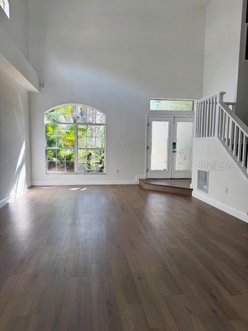 2207 GREEN OAKS LANE, Tampa, FL 33612