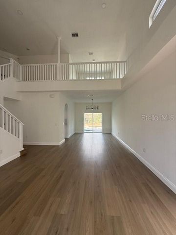 2207 GREEN OAKS LANE, Tampa, FL 33612