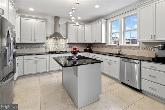 17 COMSTOCK LN, Skillman, NJ 08558