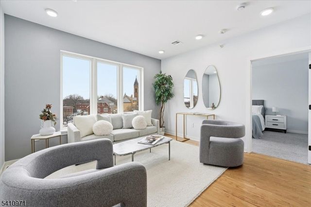 660 Bloomfield Ave 402, Bloomfield Twp., NJ 07003