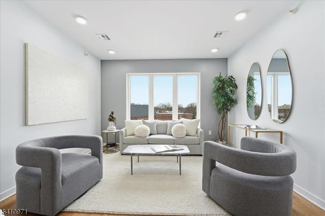 660 Bloomfield Ave 402, Bloomfield Twp., NJ 07003