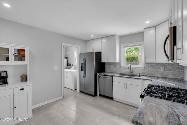 1516 Mizzen Avenue, Beachwood, NJ 08722