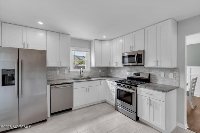 1516 Mizzen Avenue, Beachwood, NJ 08722