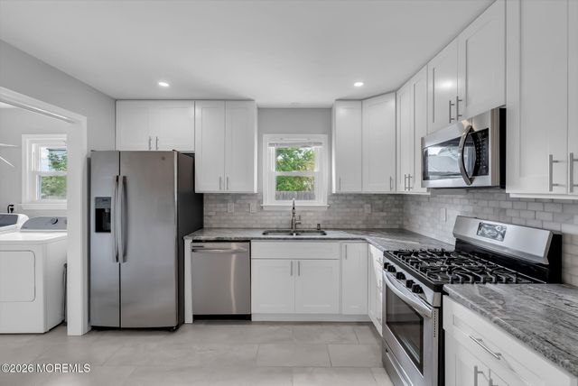 1516 Mizzen Avenue, Beachwood, NJ 08722