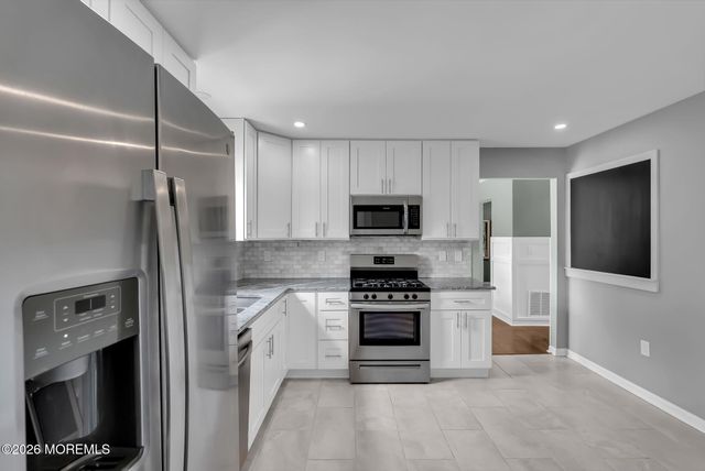 1516 Mizzen Avenue, Beachwood, NJ 08722