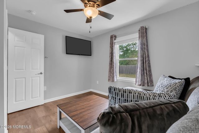 1516 Mizzen Avenue, Beachwood, NJ 08722
