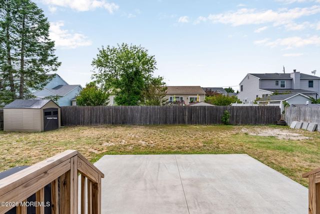 1516 Mizzen Avenue, Beachwood, NJ 08722