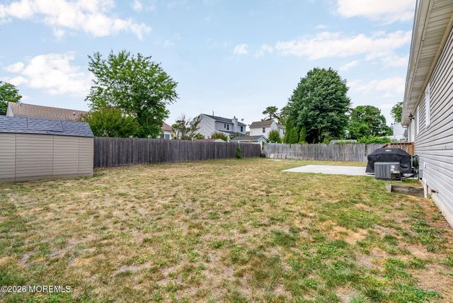 1516 Mizzen Avenue, Beachwood, NJ 08722