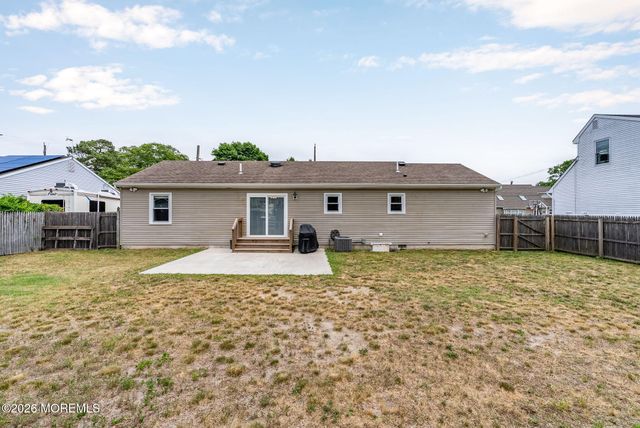 1516 Mizzen Avenue, Beachwood, NJ 08722