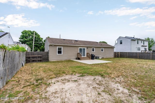 1516 Mizzen Avenue, Beachwood, NJ 08722
